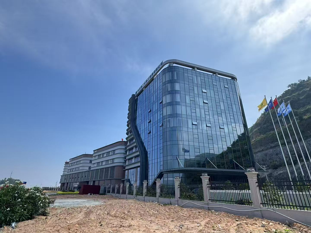 浙江西屋港能智造基地建筑设计.png