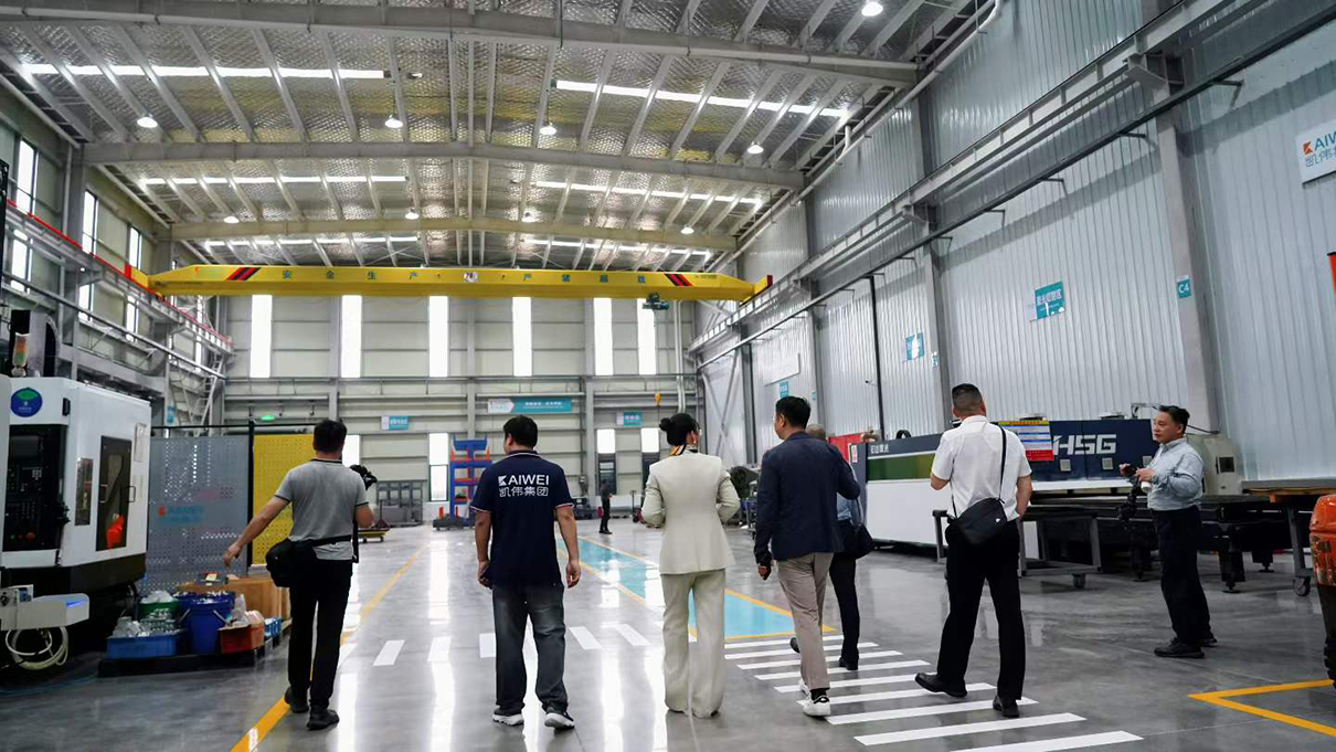 大驰创新受邀出席凯伟集团新基地乔迁盛典 (5).jpg